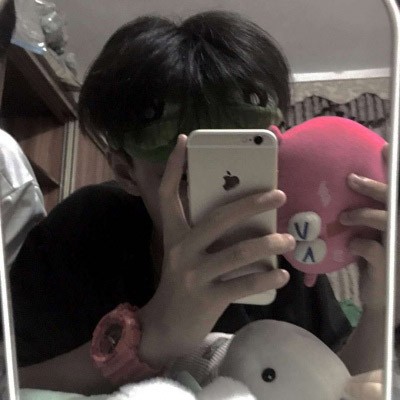 手机遮脸头像霸道版男生男生一看就流鼻血壁纸头像-第2张图片-太平洋在线下载